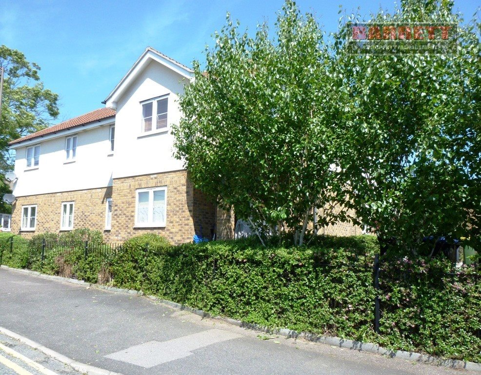 2 bed flat to rent in Brook Court, High Road - Property Image 1